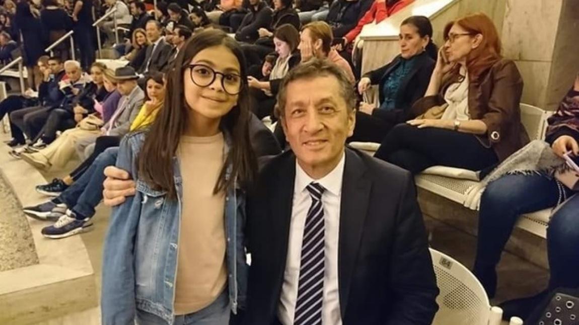 Okulumuz 6. Sınıf öğrencisi Derin Zehra Erdem Hacettepe Üniversitesi Konservatuvar ortaokul bölümüne kayıt hakkı kazandı.